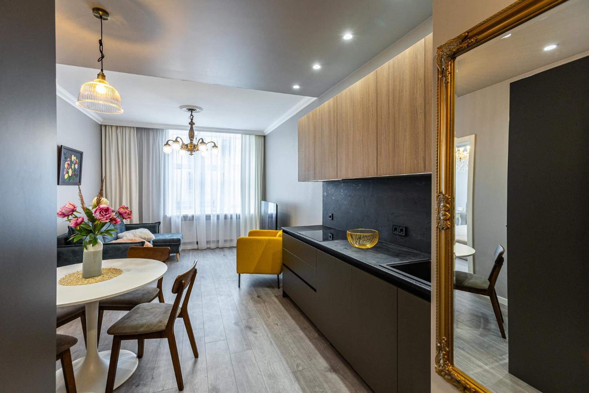 Superb Apartment In City Centre Riga Exteriör bild